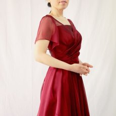 画像12: クロス＆タックで細見え/優雅なドレープ入りフレアーの袖付きロングドレス (12)