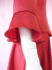 画像9: 【高品質】とろみが美しいモードサテンの赤いブラウス＆ロングスカート(お得なセット) (9)