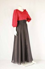 画像2: 数量限定 / シルク混生地使用 / リーフ柄刺繍の袖付きフレアーロングドレス(ぽわん袖シリーズ) (2)