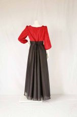 画像16: 数量限定 / シルク混生地使用 / リーフ柄刺繍の袖付きフレアーロングドレス(ぽわん袖シリーズ) (16)