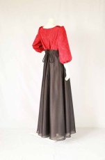 画像3: 数量限定 / シルク混生地使用 / リーフ柄刺繍の袖付きフレアーロングドレス(ぽわん袖シリーズ) (3)