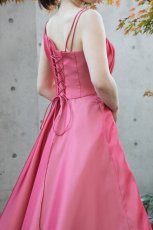 写真はパニエ(別売)着用