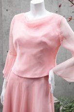 画像3: 閉店セール/訳あり/納期最長3か月/ブラウスとスカートのセット/ピンク11号※注意:スカート丈限界あり (3)